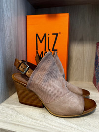 Miz Mooz leather heeled sandal size 11