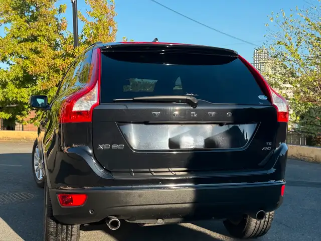Volvo XC60 2010 –ONLY 19,000 km | Right-Hand Driv63384460719233122