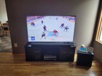 NW Calgary - Samsung 65" 4K Smart TV with TV stand and sound bar
