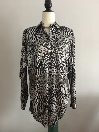 Beautiful unique Blouse Size Large, View more