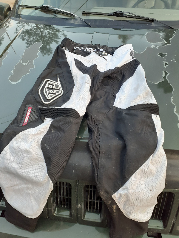 motorcycle Jacket and pants in Other in Kelowna - Image 3