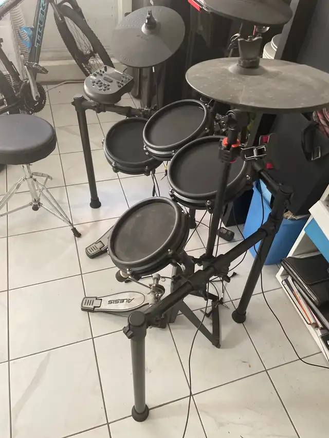 Electric Drum kit in Drums & Percussion in City of Toronto - Image 4