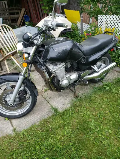 Suzuki 1100 GSX-G is the perfect touring bike, The little brother of the iconic Hayabusa. they have...