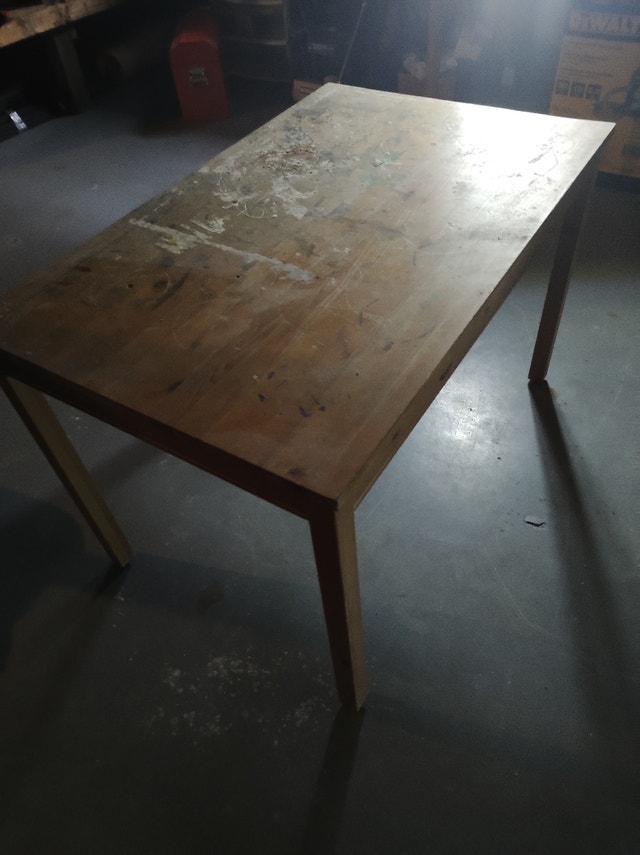 Free table Free Stuff Ottawa Kijiji