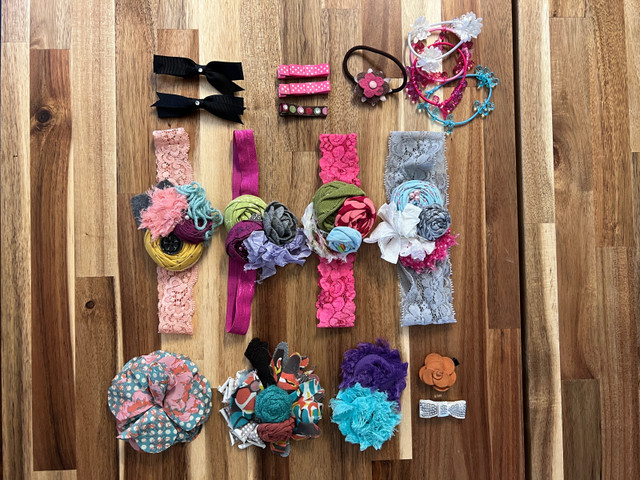 Little Girl Headbands/clips in Clothing - 12-18 Months in Saskatoon