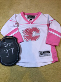 Toddler girls Calgary Flames pink Jersey - 3T