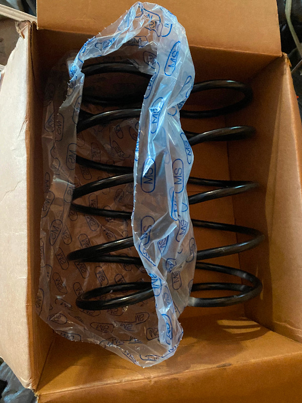2006 Subaru XT 2003-2008rear springs Brand new in the box Rear. in Other Parts & Accessories in Barrie - Image 3