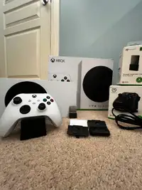 Xbox Sires S /w 1TB Expansion, Controller Dock & Battery
