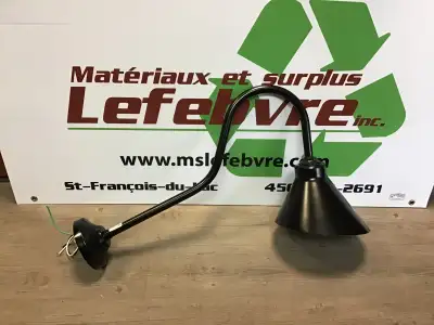 Lumière noire en aluminium, View more