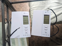 Thermostat électronique programmable blanc. Thermostat régulier