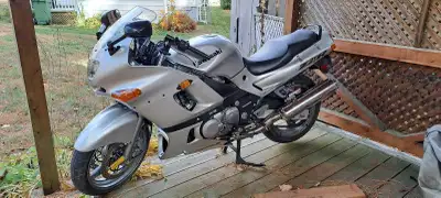 Tout est d'origine Fonctionne très bien Une petite puck sur la tank