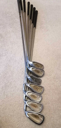 Maxima right hand assorted golf irons, Tuscany NW 
