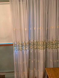 Curtains /Rideaux