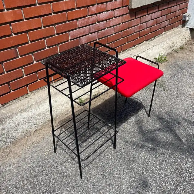 Étagère et table téléphone vintage atomique en métal in Other Tables in City of Montréal - Image 6