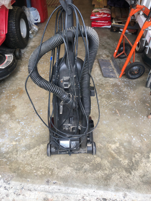 HOOVER MACH 2.1 - Upright Vacuum cleaner in Vacuums in Markham / York Region - Image 3