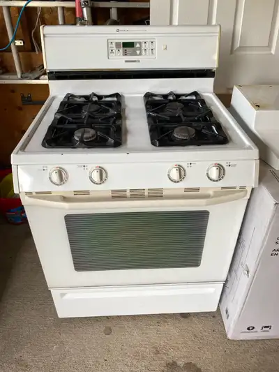 Gas stove range - Maytag - made in USA
