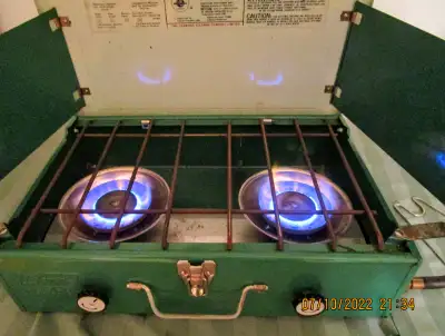 Poêle à 2 brûleurs Coleman au propane, collection, Acheter par mes parents fin des années 60, début...