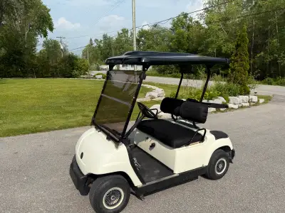 Yamaha Gas Golf Cart One owner, Just Fully Serviced by Dealer, 2007 is the year it was made. Engine...