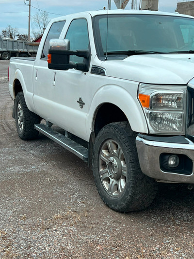 2014 F250 for sale, 100000 km on new engine