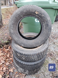 205/70R14 4 pneus d'HIVER à clous d'occasion (89)