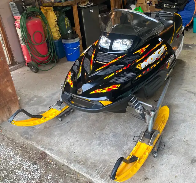 2003 Skidoo MXZ 500 Trail in Snowmobiles in Sarnia - Image 5