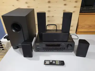 Cinéma maison de marque Onkyo modèle HT-SR600 5 haut-parleurs 1 sub roofer N'a pas d'entrée HDMI Pri...