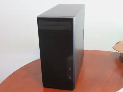 Desktop computer with ASUS B85M-G R2.0 motherboard with latest BIOS. Fresh install of Windows 10 Pro...