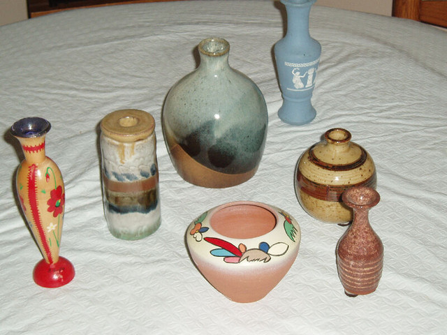VASES - VARIOUS SMALL SIZES in Arts & Collectibles in City of Montréal