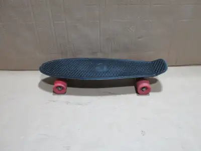 La planche noire: 22 pouces  en excellent état., View more