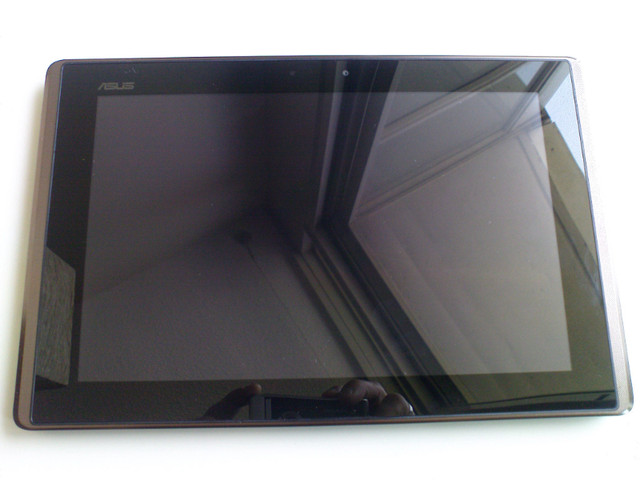 Asus Eee Pad Transformer TF101 with docking-keyboard 10.1-Inch in iPads & Tablets in City of Toronto - Image 3