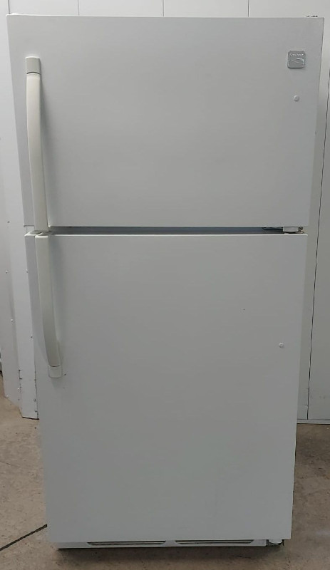 KENMORE APARTMENT SIZED FRIDGE (28 inches) Reversible Doors in Refrigerators in London - Image 2