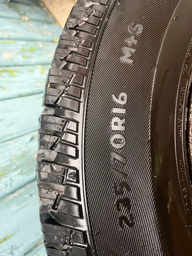 235/70/16 Arctic Claw XSI winter tires on rims in Tires & Rims in St. John's - Image 2