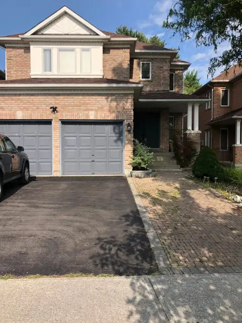 Discover this inviting 1 bedroom walkout apartment located in Richmond Hill, near Yonge and Elgin Mi...