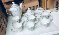 14-Piece Small Porcelain Dinner Service Tea Set with Gold Rim