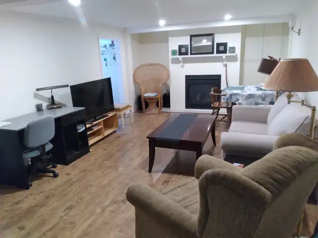 PICKERING SINGLE PERSON BASEMENT APT. $375 per week in Short Term Rentals in Oshawa / Durham Region - Image 2