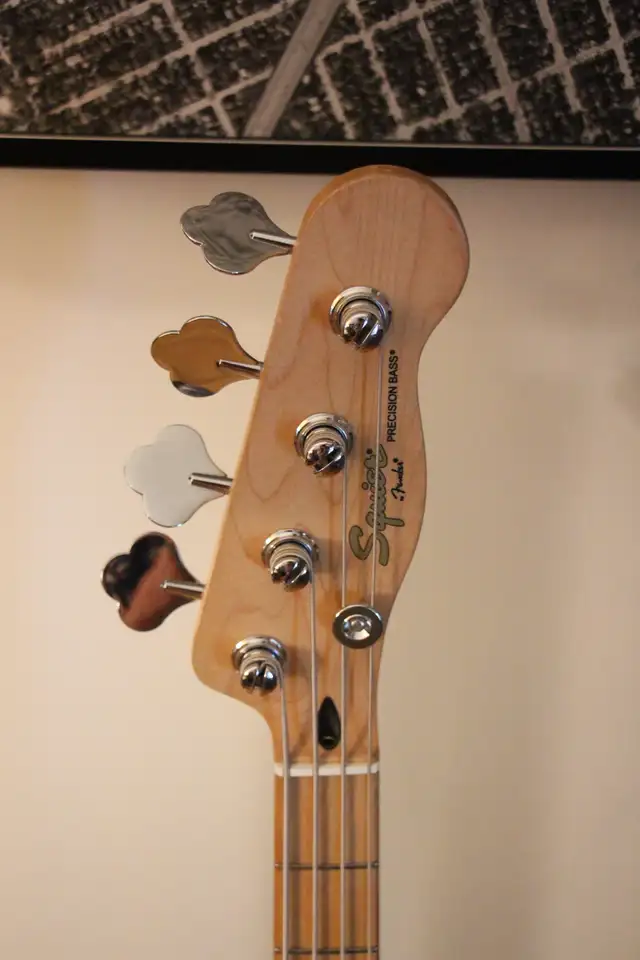 Fender Squier Precision Telecaster Bass in Guitars in Ottawa - Image 5