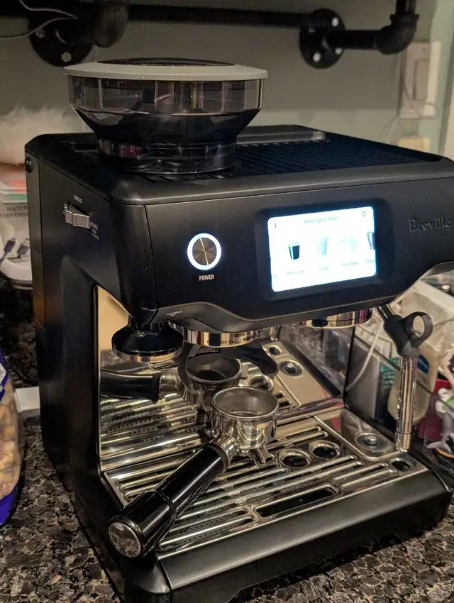 Almost new Breville Barista Touch Espresso machine black truffle in Coffee Makers in Mississauga / Peel Region - Image 2