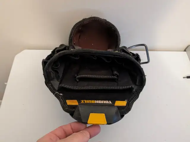 Clip on work pouch for tool belt in Tool Storage & Benches in Oakville / Halton Region - Image 5