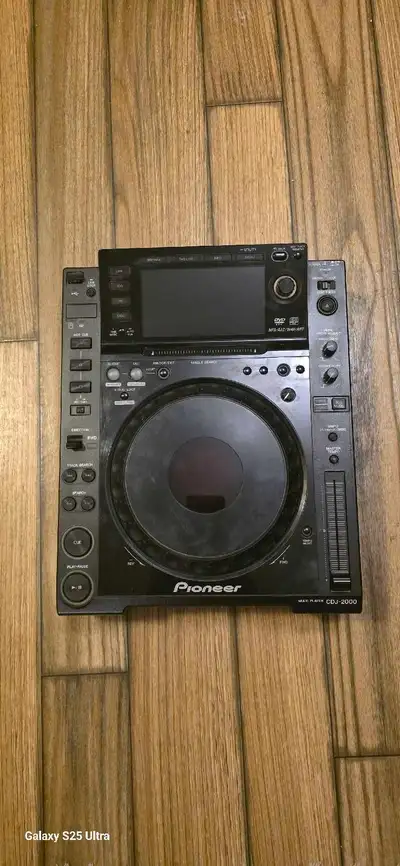 Pioneer CDJ 2000, View more