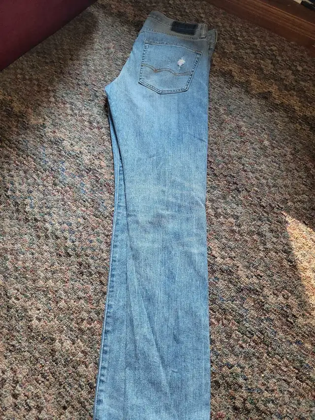 31/32 american eagle jeans in Men's in Napanee - Image 4