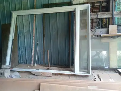 2 portes patio+ chassis + portes d int .pleines, View more