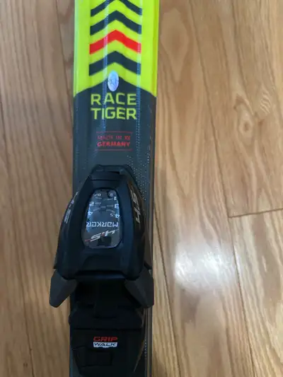 Völkl Racetiger Junior Skis 130  with 4.5 Bindings, View more