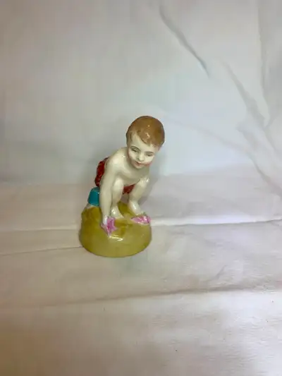 Vintage 1960 Royal Doulton Figurine SEA SHORE Boy Beach #2263, View more