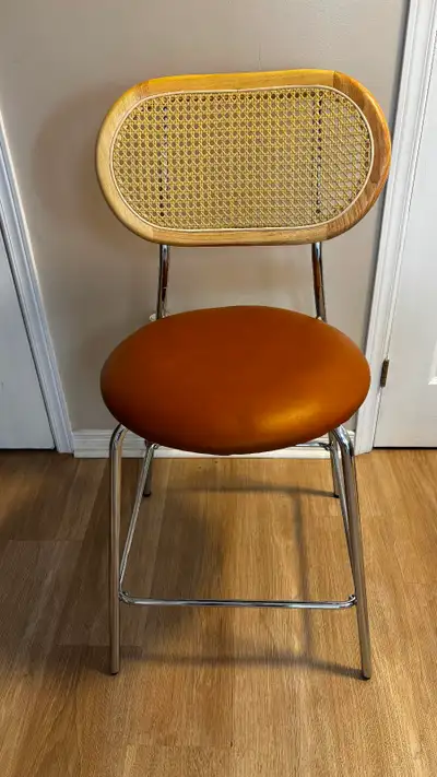 Set of 4 Round unique and elegant Barstools 24”, View more