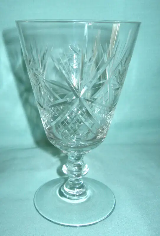 CINQ VERRES CRYSTAL VINTAGE PIN WHEEL FOOTED GLASSES in Arts & Collectibles in West Island - Image 5