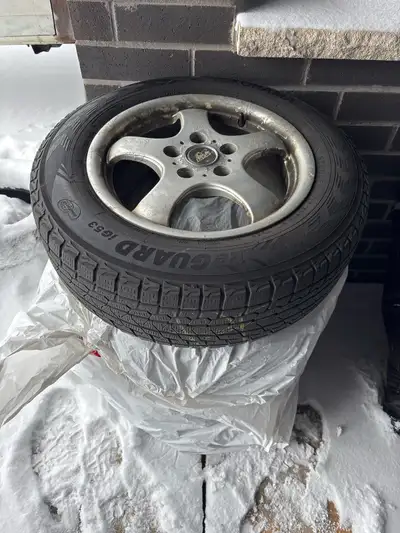 I am selling 4 Yokohama Ice Guard IG53 winter tires on wheels, size 195/65R15 91T. This is a used ti...