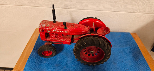 Petit tracteur fonctionnel vintage dans Art et objets de collection  à Longueuil/Rive Sud