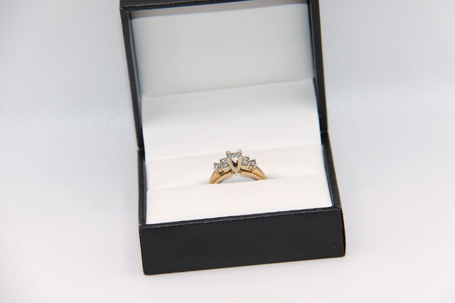 14k Diamond ring in Jewellery & Watches in London - Image 2