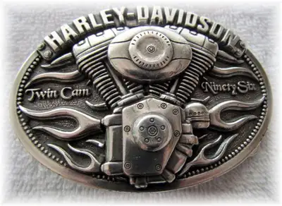 Dated 2007, weighs 5 1/4oz, measures 4’ wide x 3” high, was produced from 1999 to 2017, has a classi...
