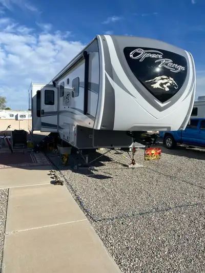 2021 36’ Open Range 5th Wheel, winter package, king bed, theatre seating, hide-a-bed couch, large ki...